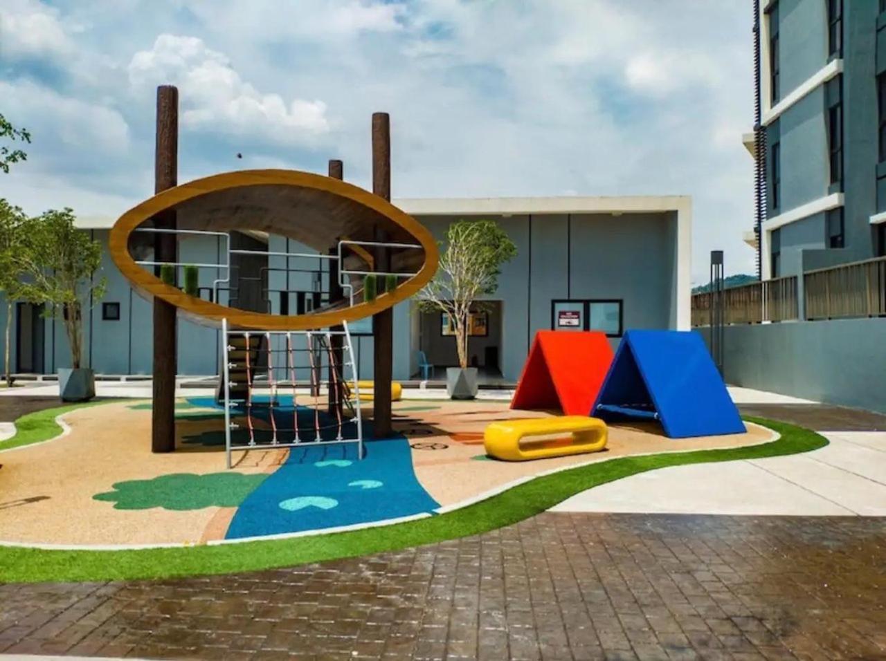 Le Pavilion Bandar Puteri Puchong Exteriör bild