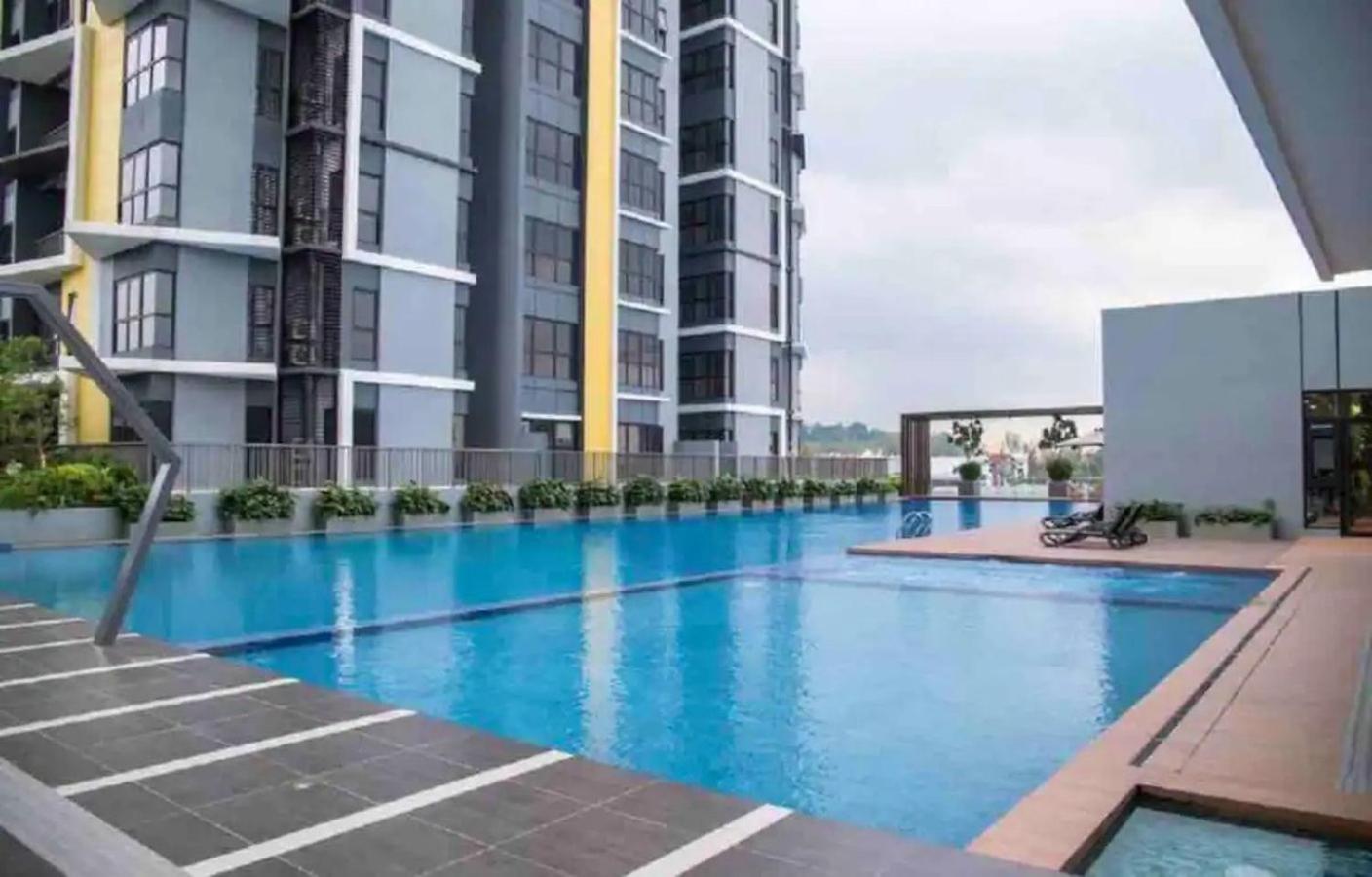 Le Pavilion Bandar Puteri Puchong Exteriör bild